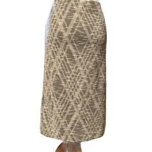 Ann Taylor white/ black fully lined stretchy skirt